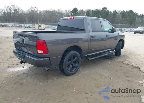 2018 Ram 1500 Express 4X2 5'7 Box из США, поврежденный, VIN 1C6RR6KG5JS304786